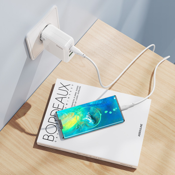 Мережевий зарядний пристрій HOCO C115A Header PD65W  GaN three-port(2C1A) charger White